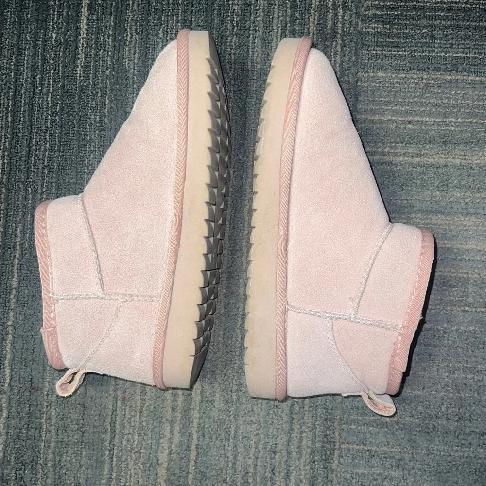 Cozy Ballerina Pink Shearling Boots Size 8 womens s